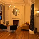 London\'S Finest Studio